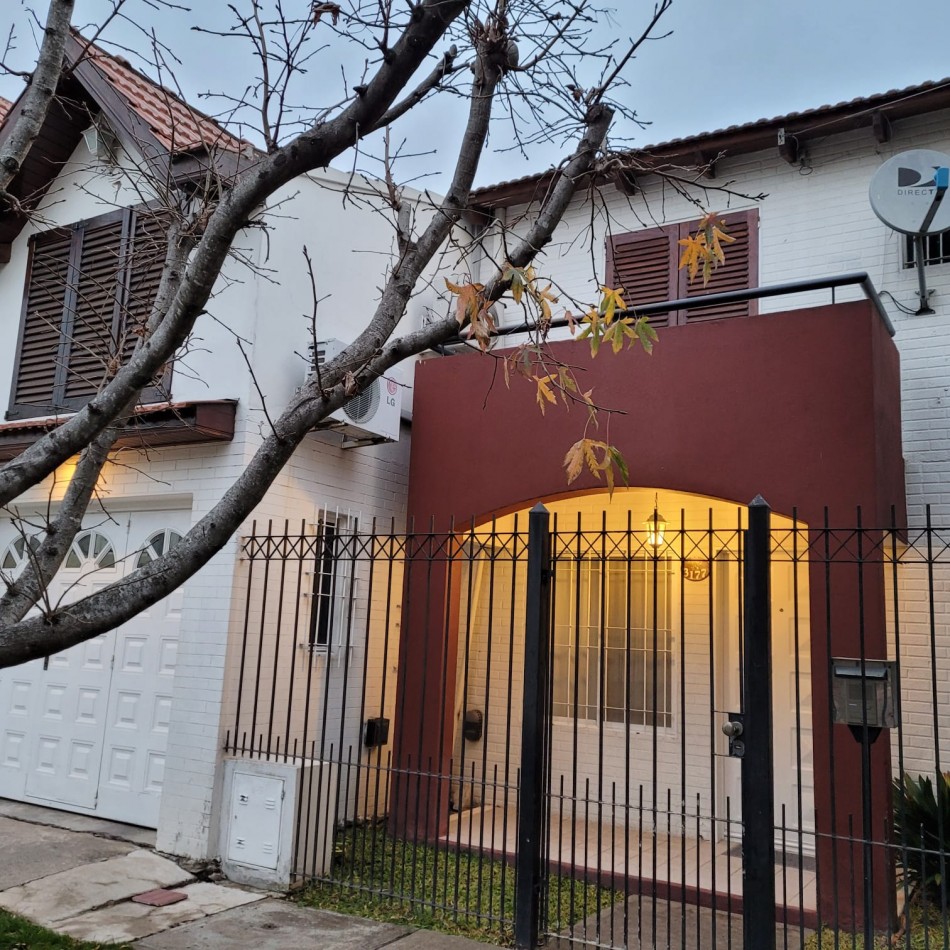 Venta de casa tipo duplex en Berazategui - 5 ambientes