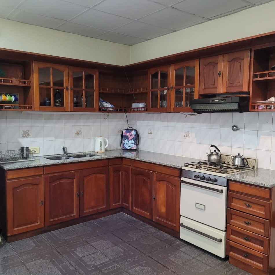 Casa en Venta 5 ambientes - Ezpeleta