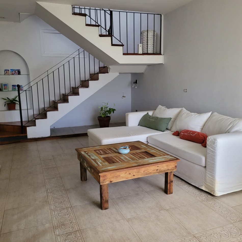 Casa en Venta 5 ambientes - Ezpeleta