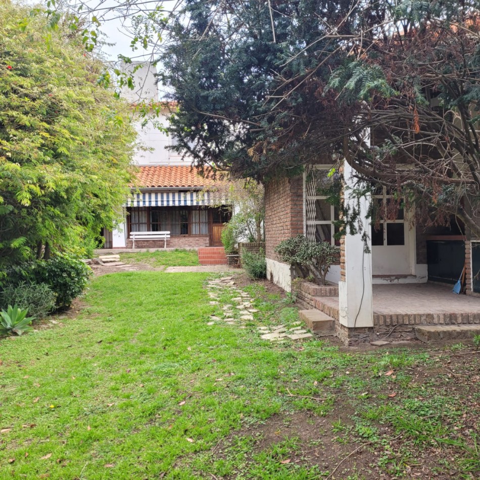 Casa en venta de 3 ambientes - Bernal