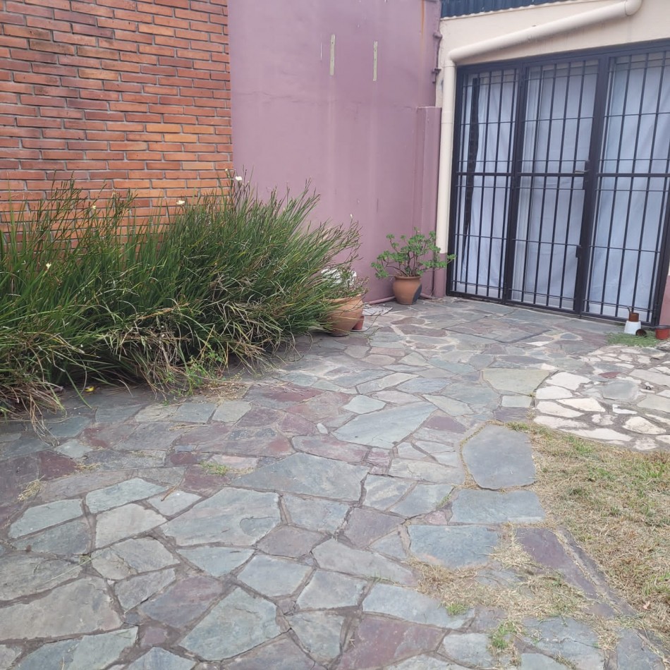 Casa en Venta - Quilmes Oeste - 3 ambientes