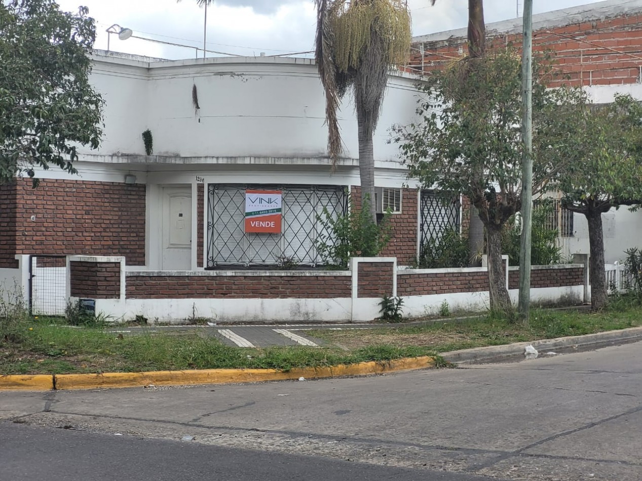 Casa en Venta - Carlos Pelegrini al 600 - Quilmes