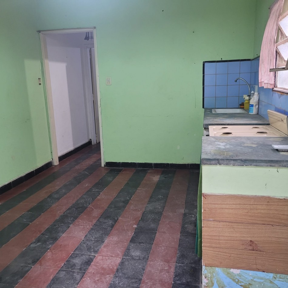 Casa de 3 ambientes + Depto en venta - Ezpeleta 