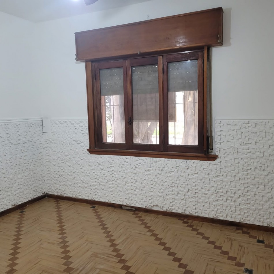 Casa de 3 ambientes + Depto en venta - Ezpeleta 