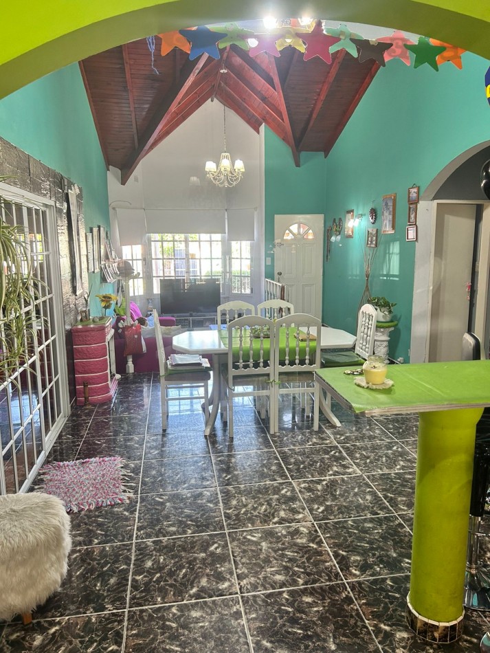 Casa en Venta con pileta - Quilmes Oeste - Ezpeleta Oeste