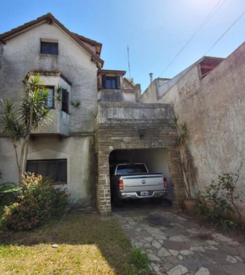 Casa en Venta Quilmes - 12 de octubre 7 ambientes
