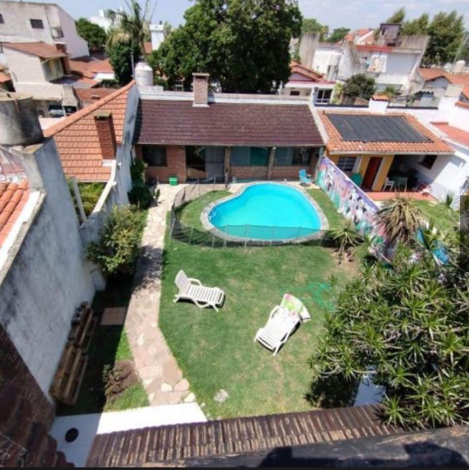 Casa 6 ambientes en venta - Don Bosco - con pileta