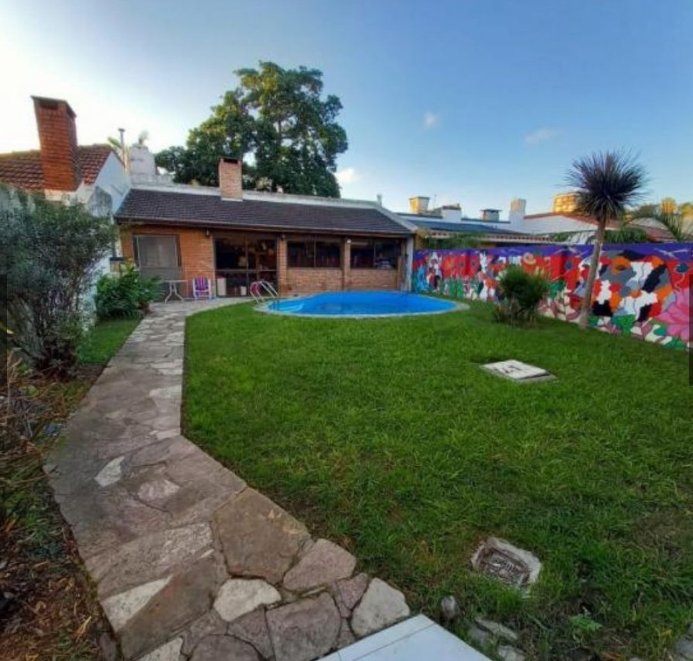 Casa 6 ambientes en venta - Don Bosco - con pileta