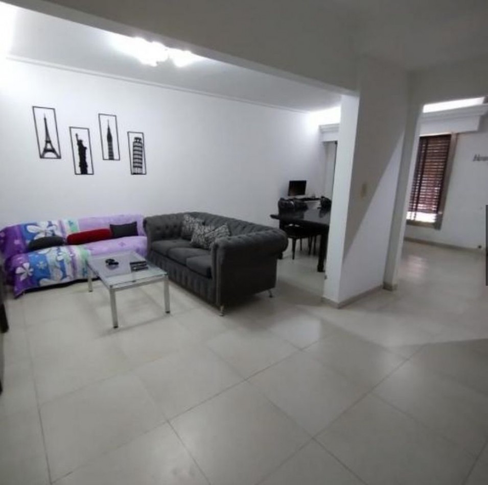 Casa 6 ambientes en venta - Don Bosco - con pileta