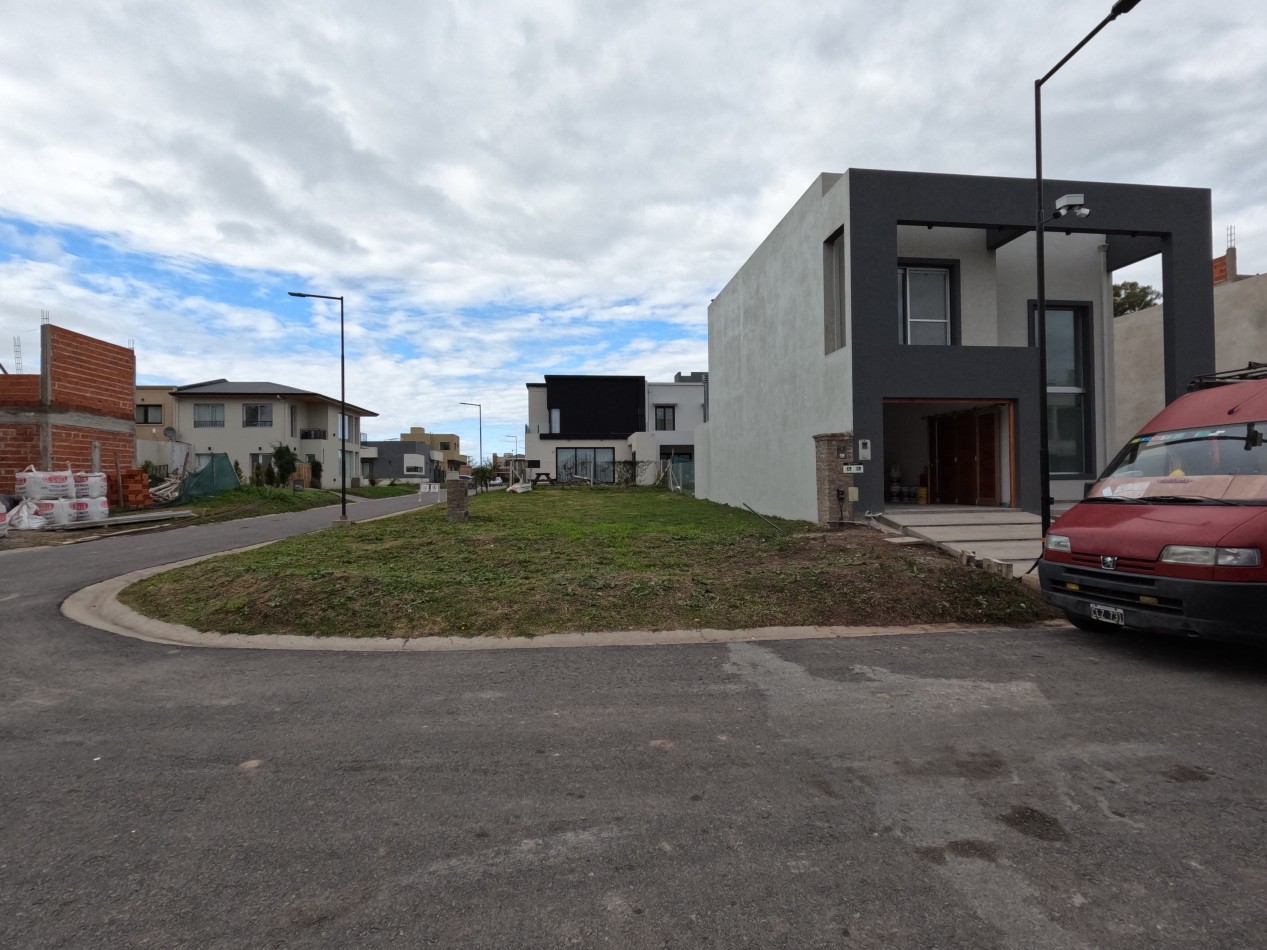 Lote central en Barrio Federico I - Sourigues - Berazategui