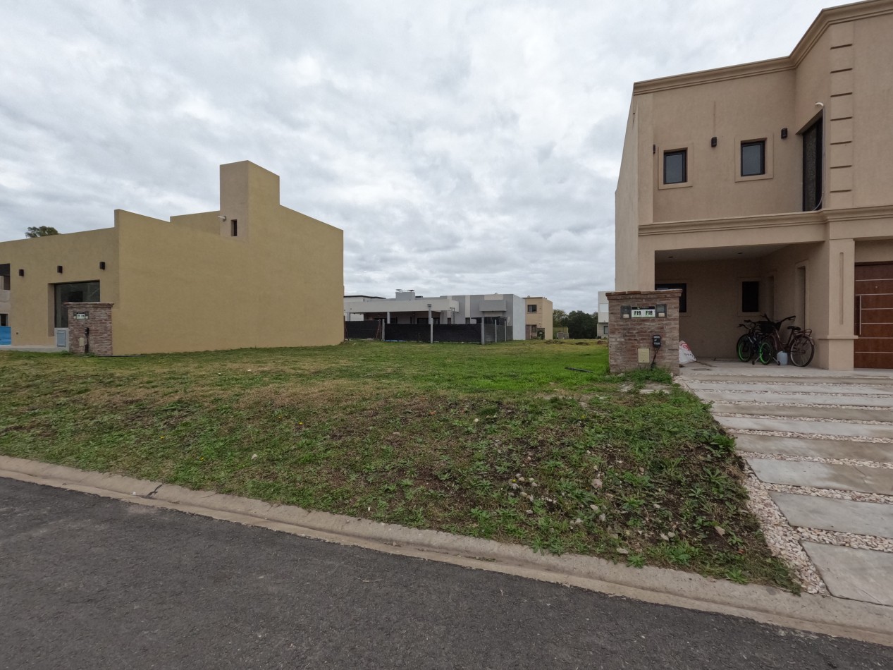 Lote central en Barrio Federico I - Sourigues - Berazategui