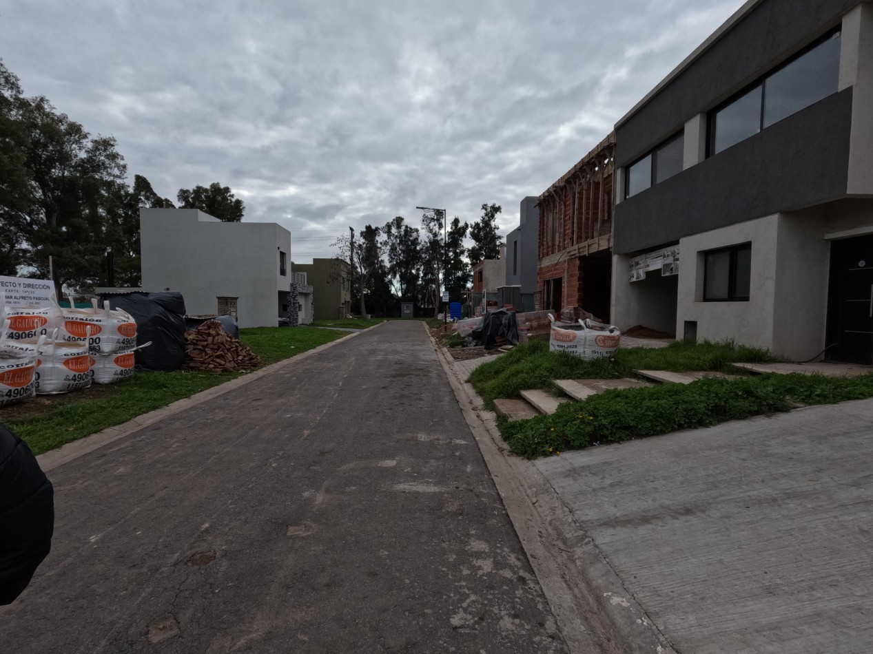 Lote central en Barrio Federico I - Sourigues - Berazategui