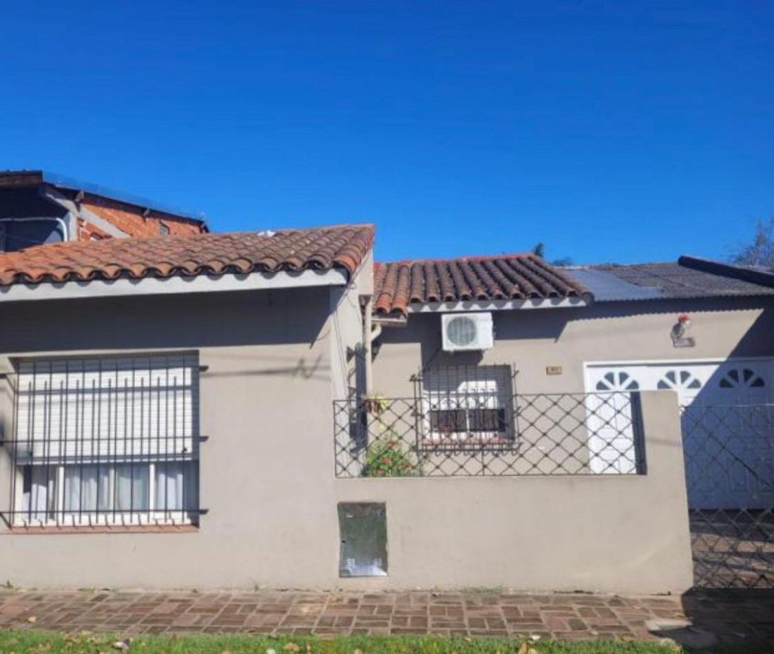 Casa de 3 ambientes en venta - Berazategui