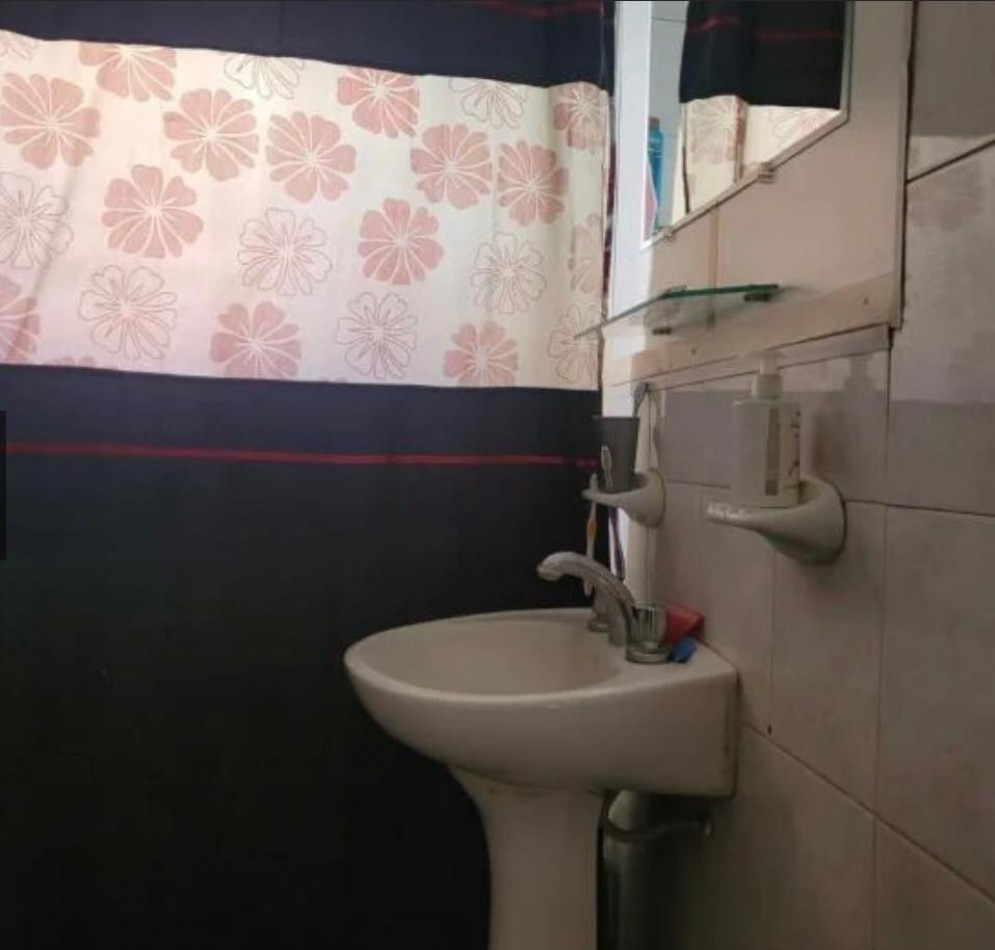 Casa de 3 ambientes en venta - Berazategui