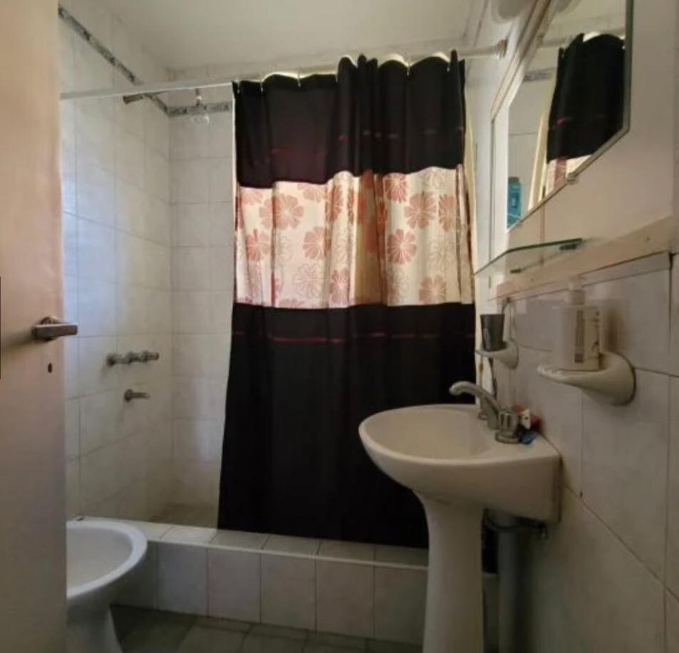 Casa de 3 ambientes en venta - Berazategui