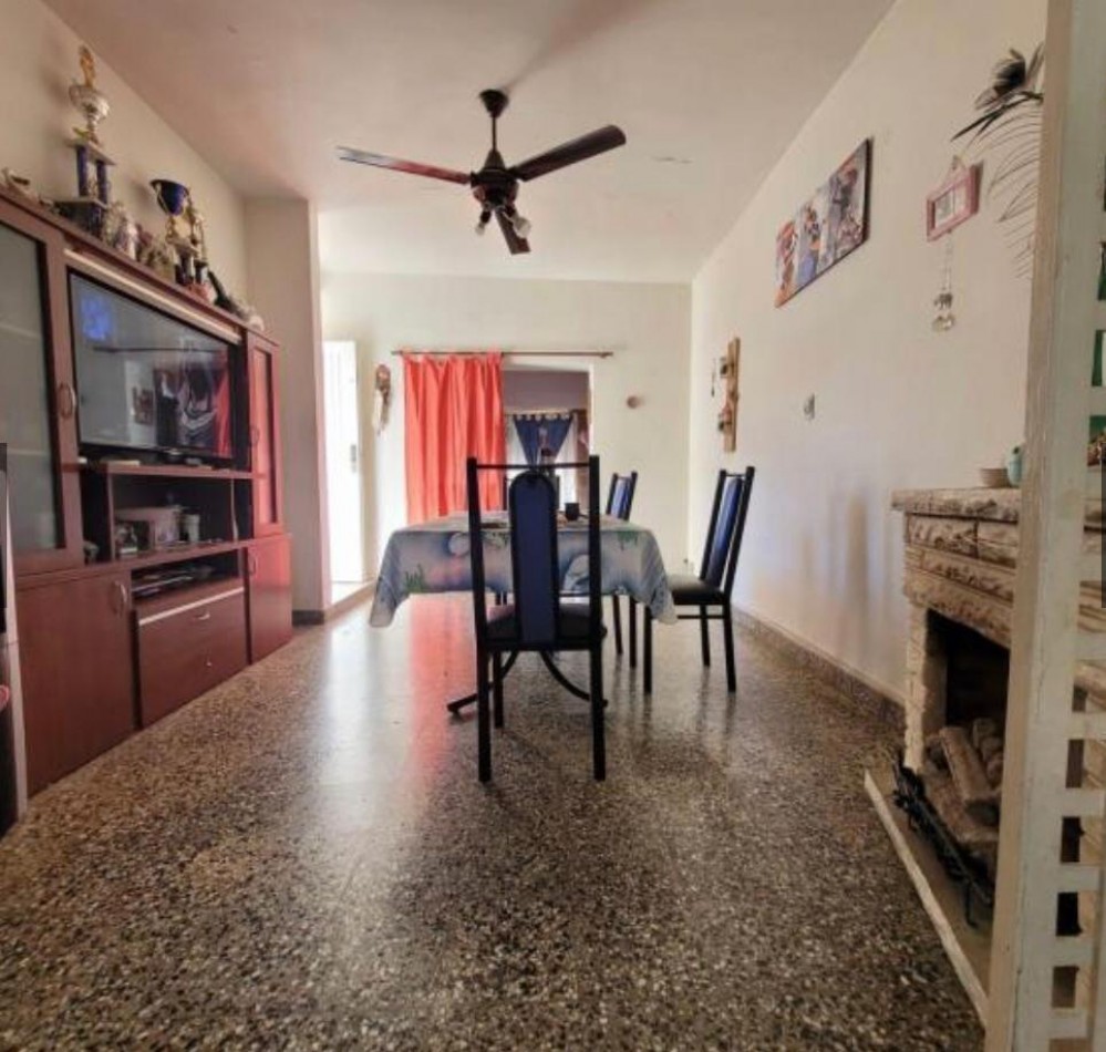 Casa de 3 ambientes en venta - Berazategui