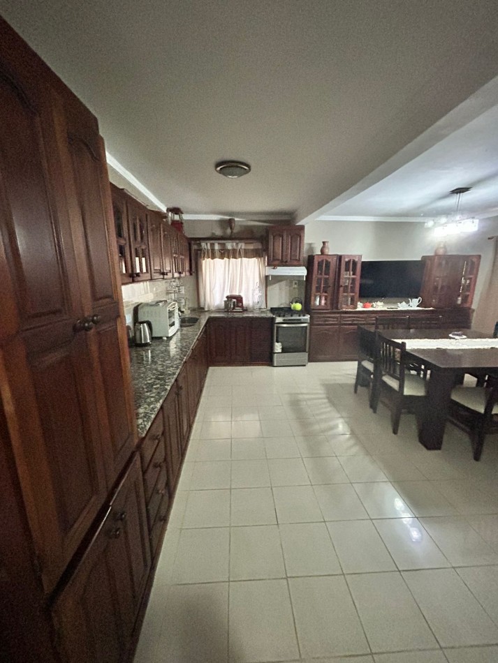 Casa Quinta en lote Gigante - Florencio Varela