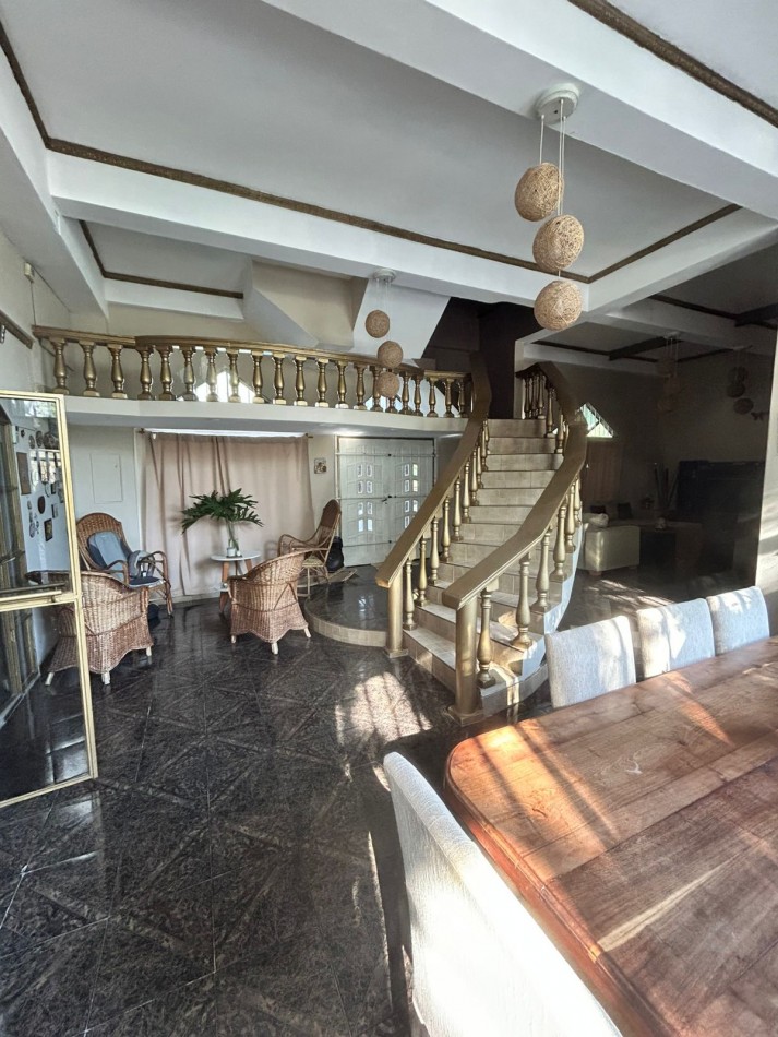 Casa Quinta en lote Gigante - Florencio Varela