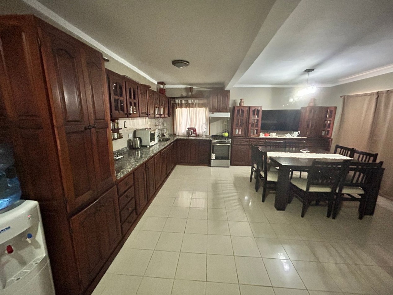 Casa Quinta en lote Gigante - Florencio Varela