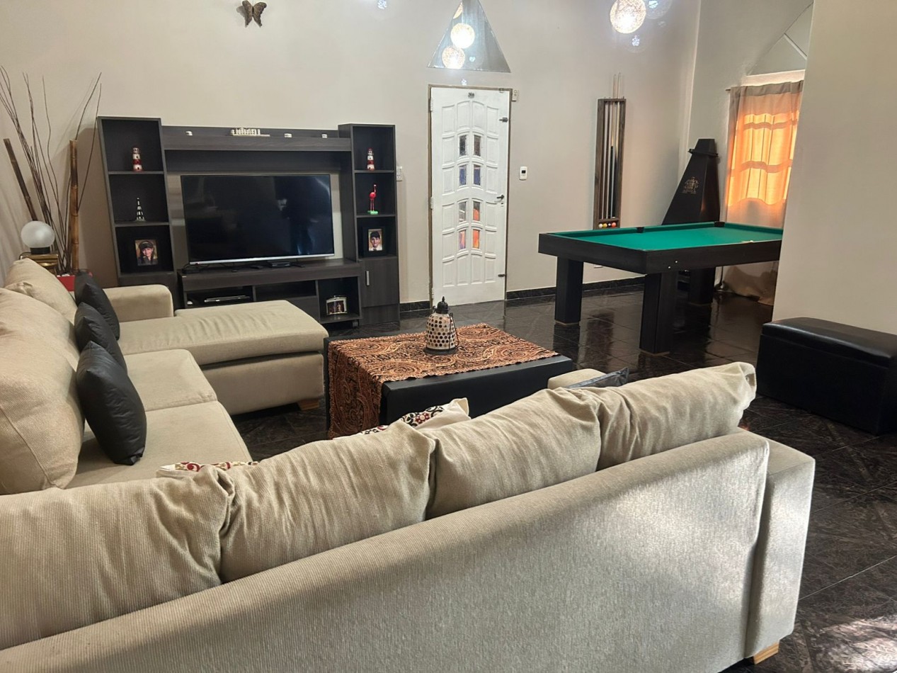Casa Quinta en lote Gigante - Florencio Varela