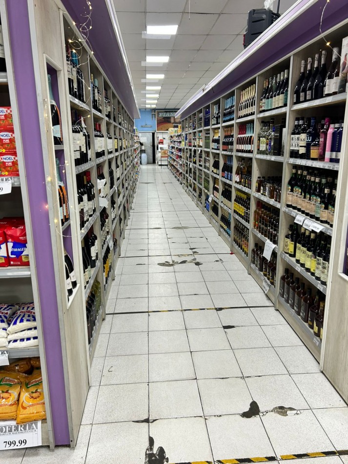 Local en Venta de 400Mts Sobre amoedo, casi esquina Urquiza