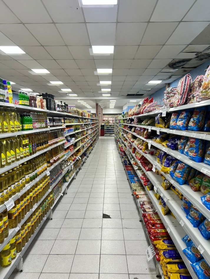 Local en Venta de 400Mts Sobre amoedo, casi esquina Urquiza