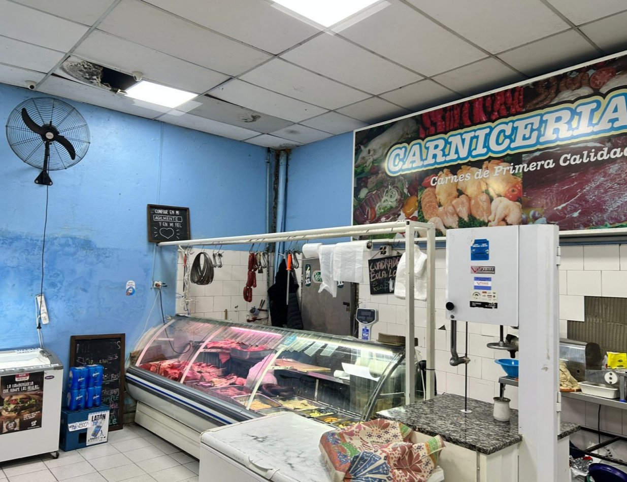 Local en Venta de 400Mts Sobre amoedo, casi esquina Urquiza