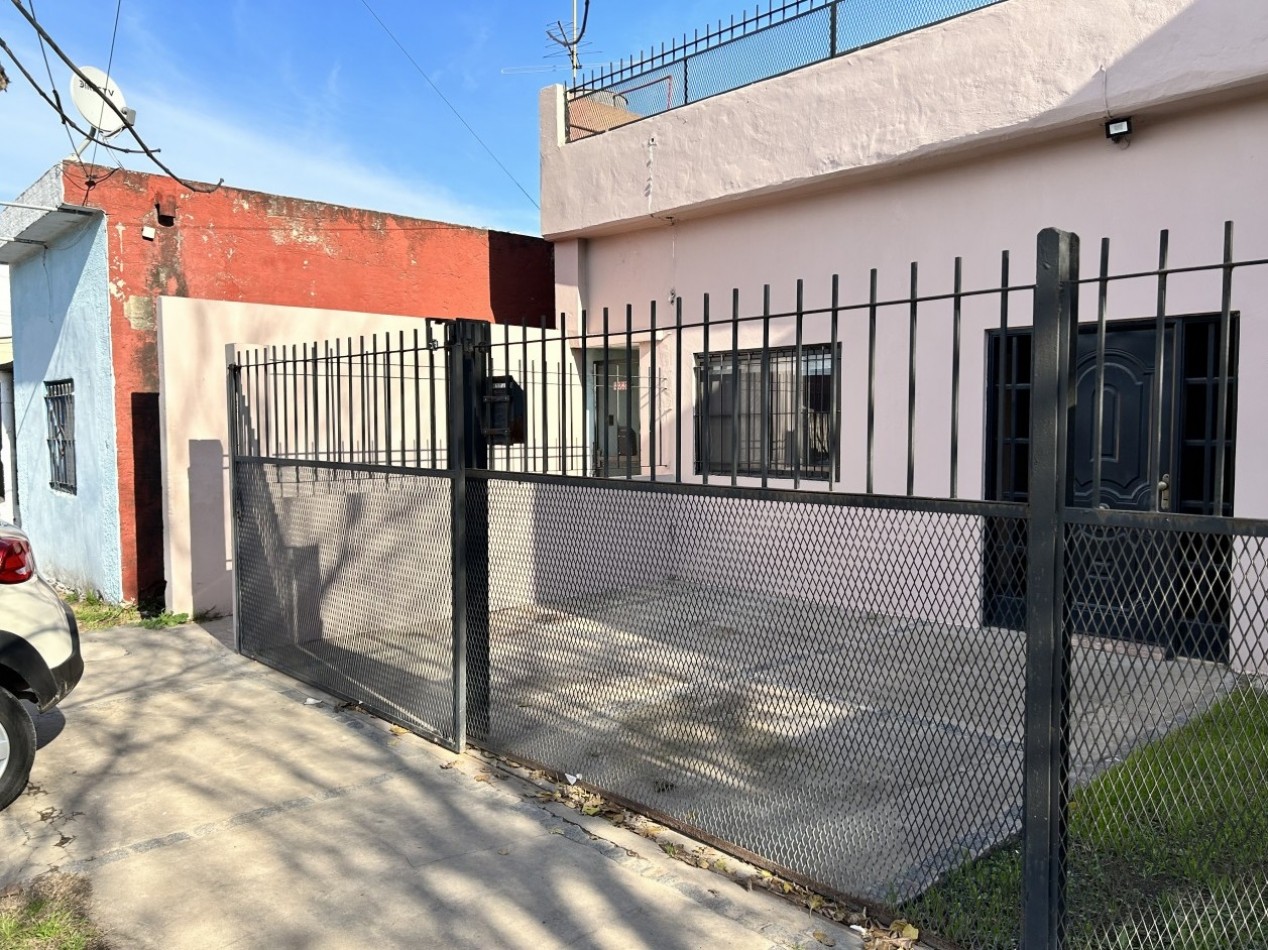 CASA EN VENTA - FLORENCIO VARELA - ZONA SENZABELLO