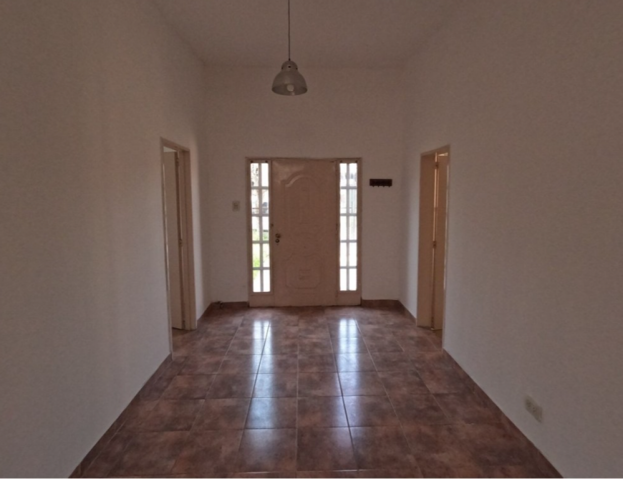 CASA EN VENTA - FLORENCIO VARELA - ZONA SENZABELLO