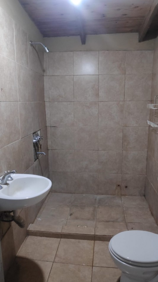 Oportunidad Real y Unica!!! Casa en venta a reciclar - Vateone - Florencio Varela