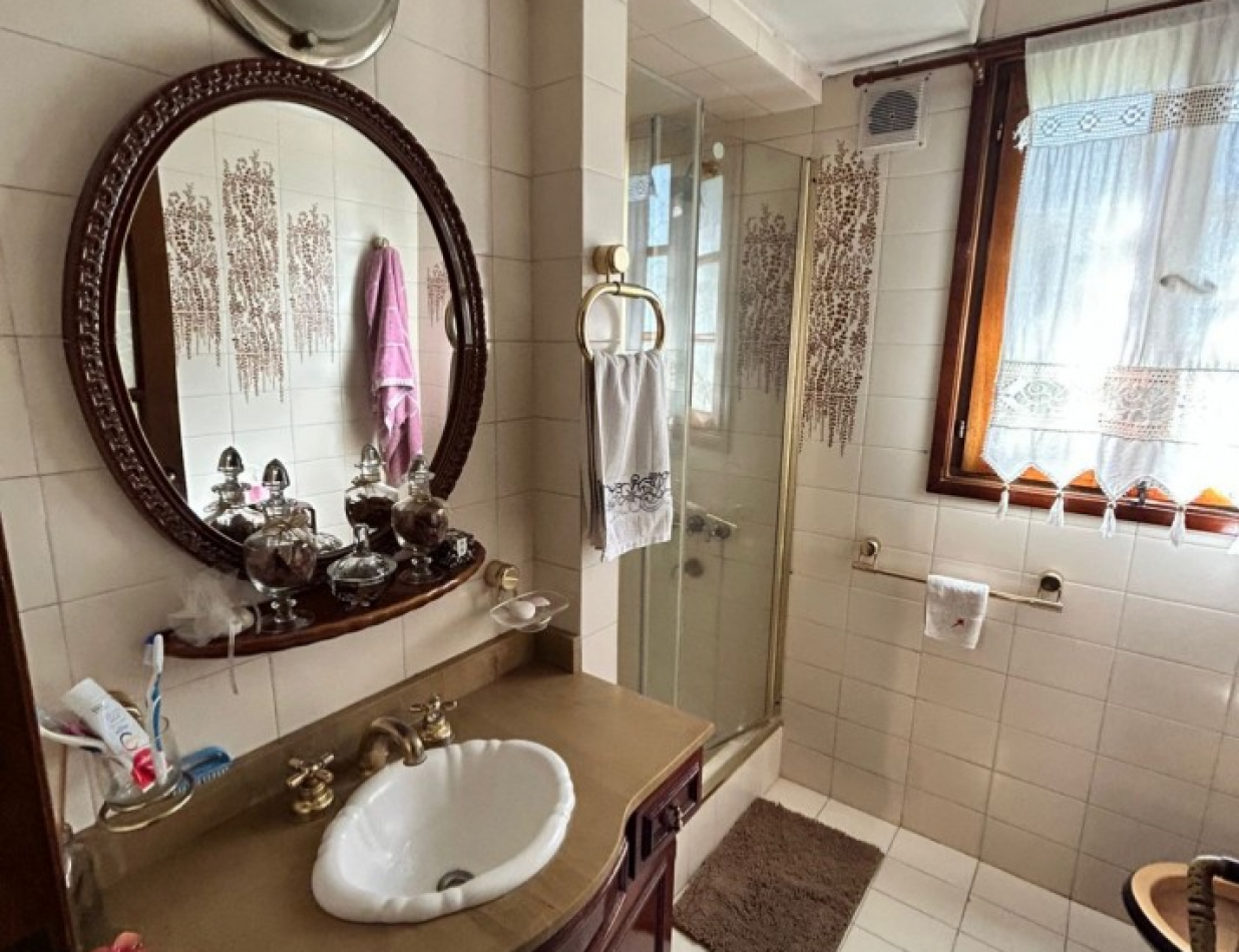 Imponente Casa en Venta - Villa Vetteone - Florenci Varela