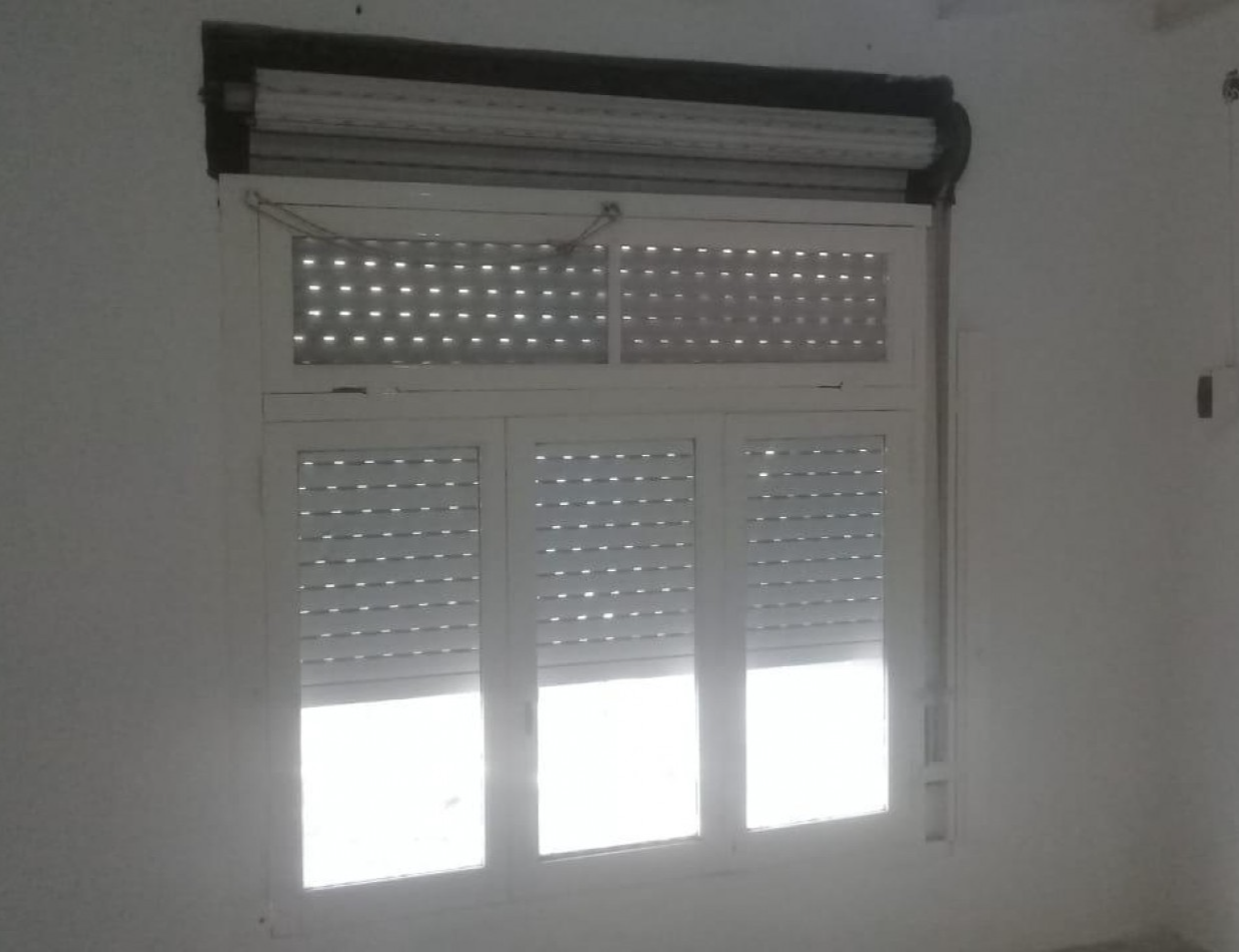 Casa en venta con departamento al fondo en florencio varela