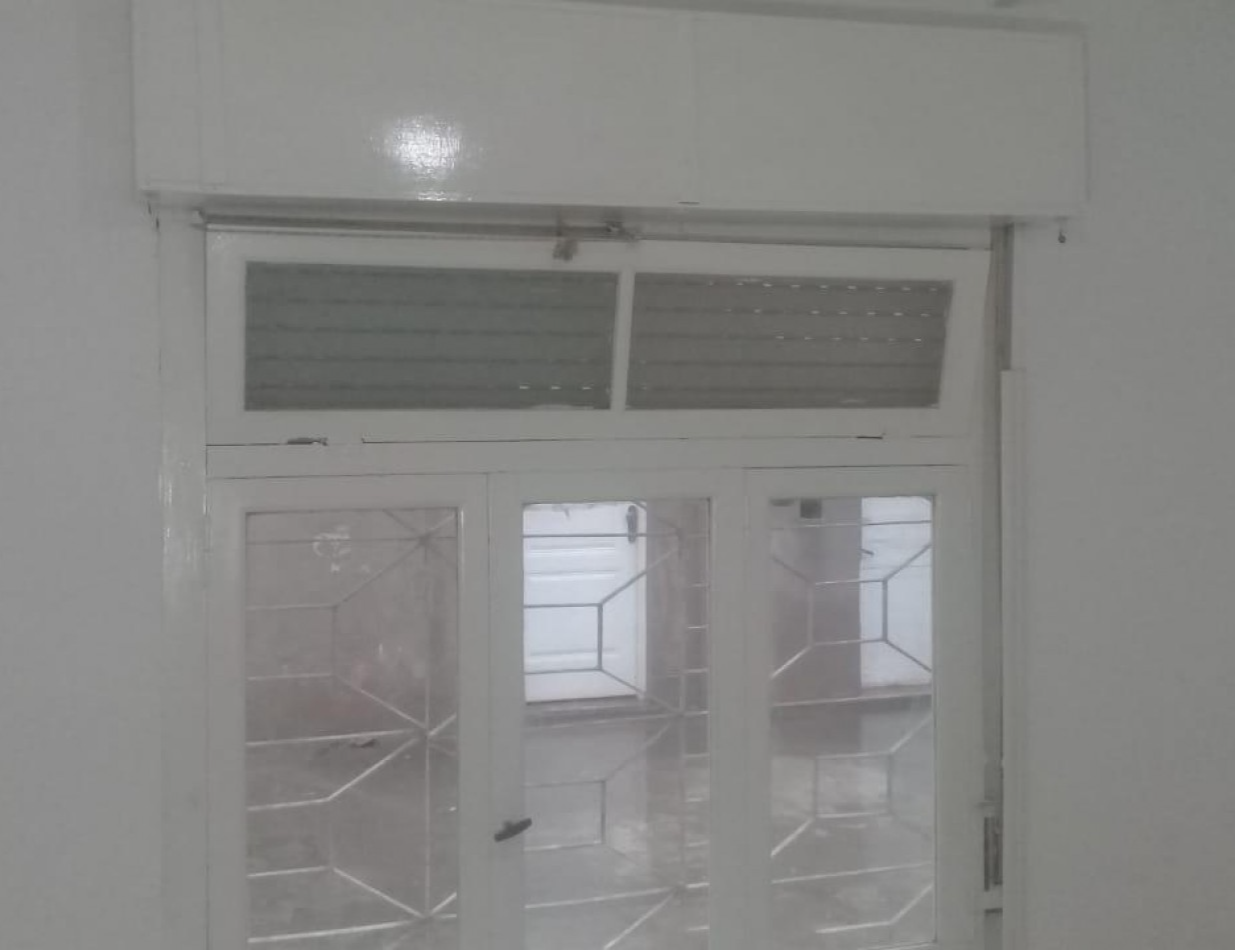 Casa en venta con departamento al fondo en florencio varela