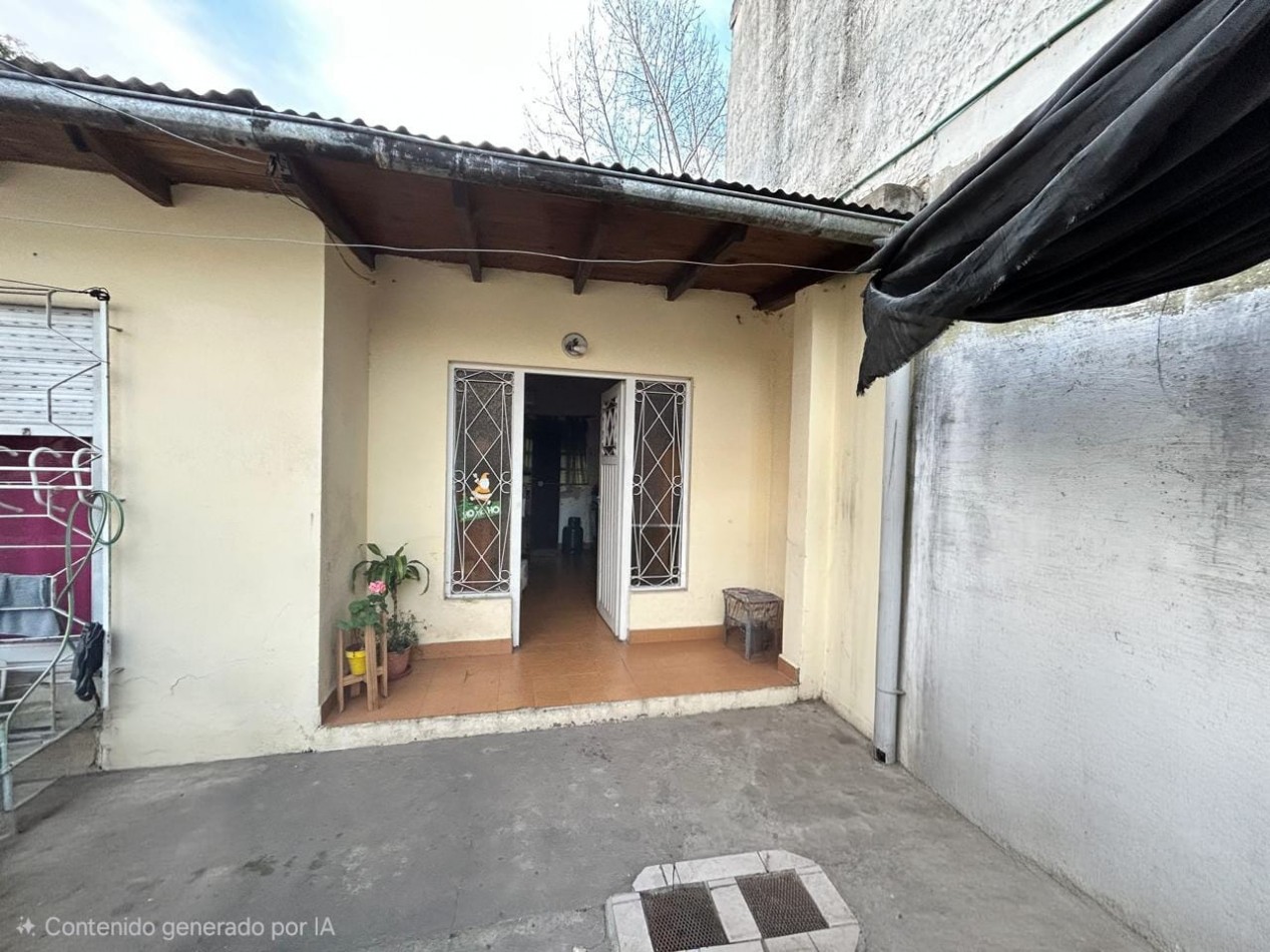 Casa en venta con departamento al fondo en florencio varela