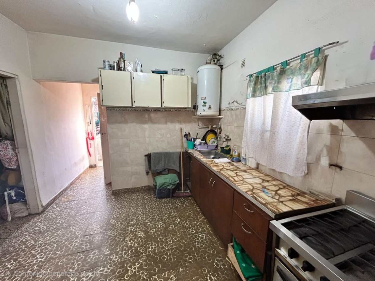 Casa en venta con departamento al fondo en florencio varela