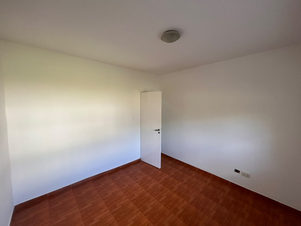 Departamento 2 ambientes con cochera en alquiler - Florencio Varela