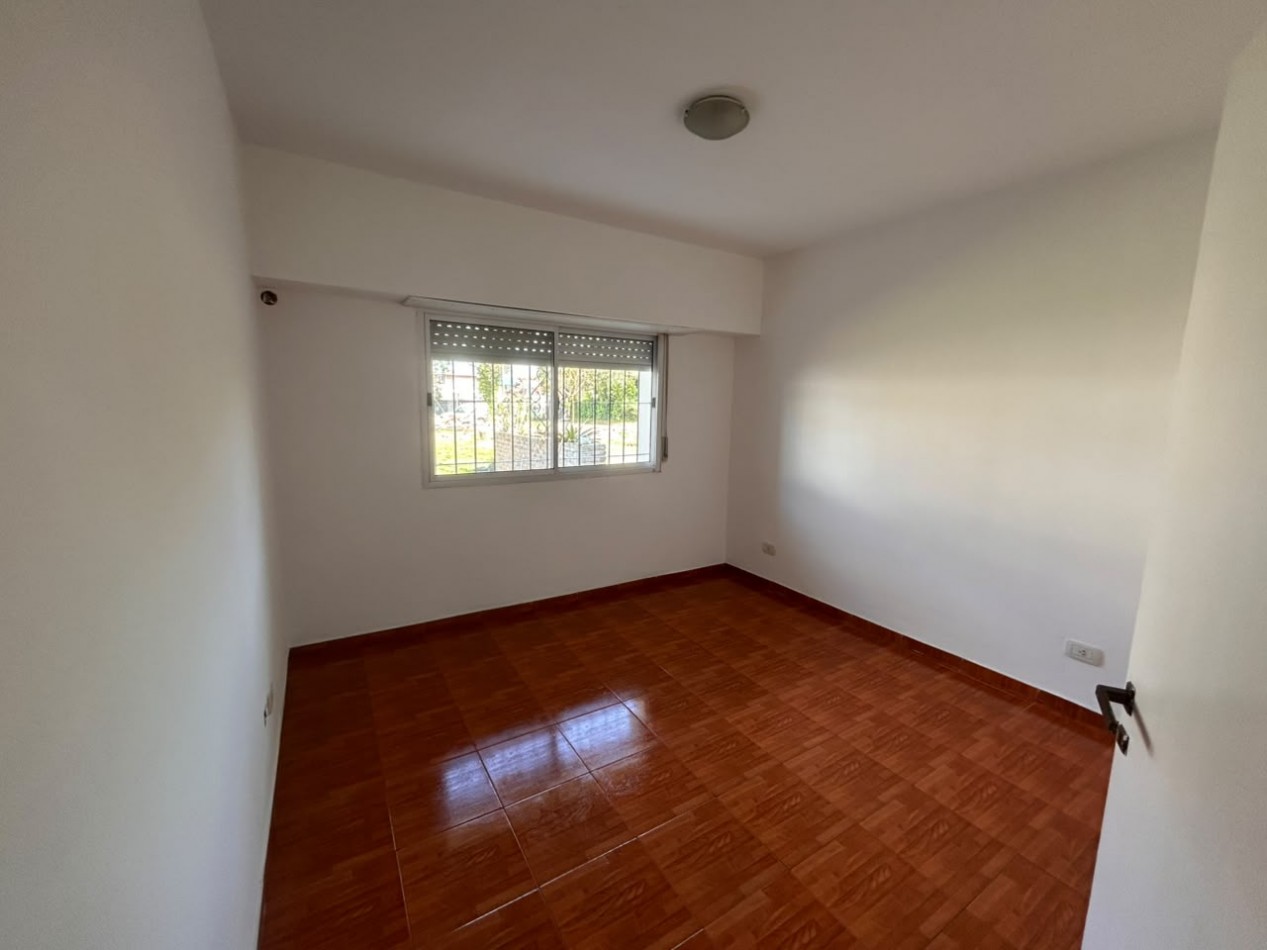Departamento 2 ambientes con cochera en alquiler - Florencio Varela