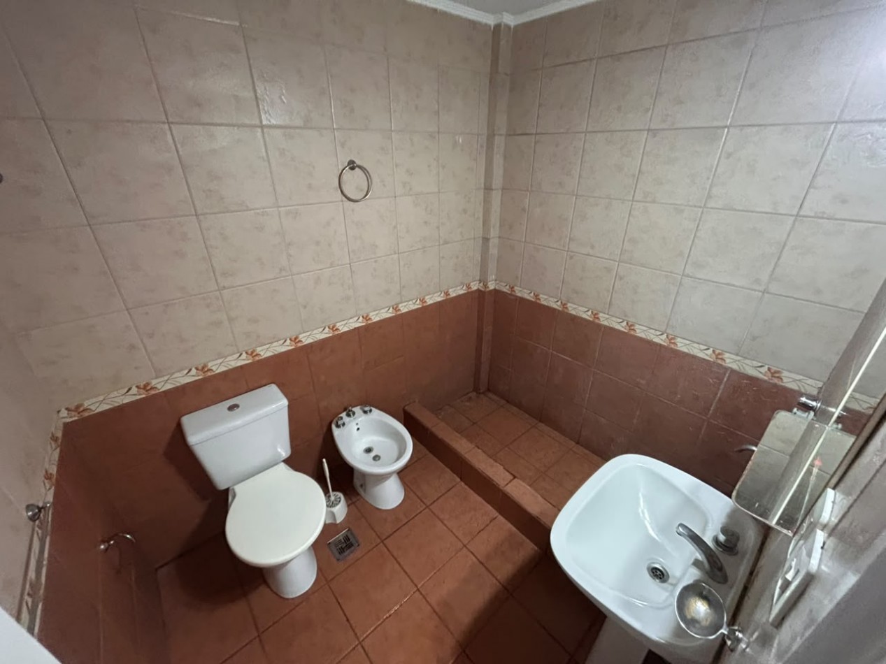 Departamento 2 ambientes con cochera en alquiler - Florencio Varela
