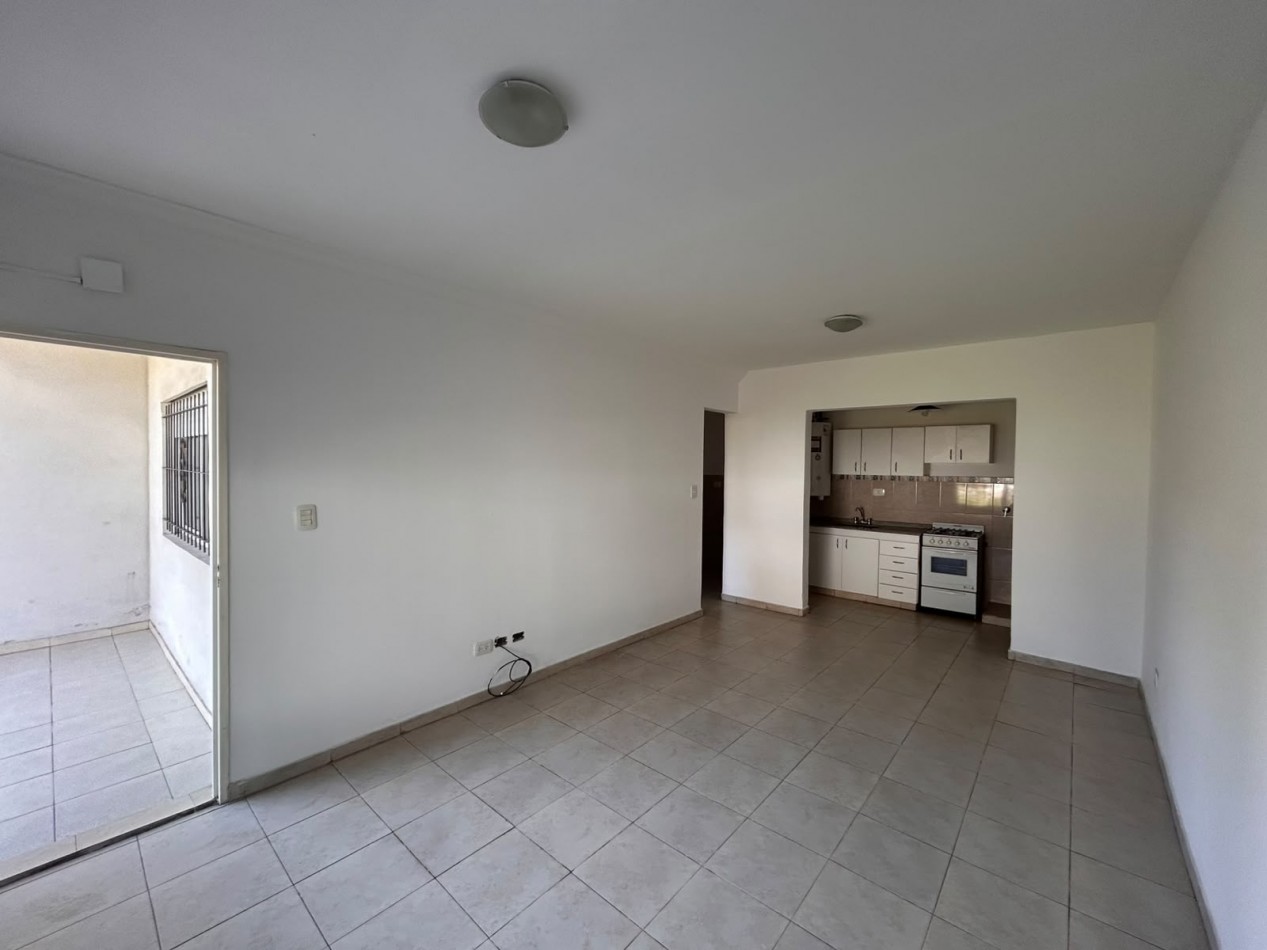 Departamento 2 ambientes con cochera en alquiler - Florencio Varela