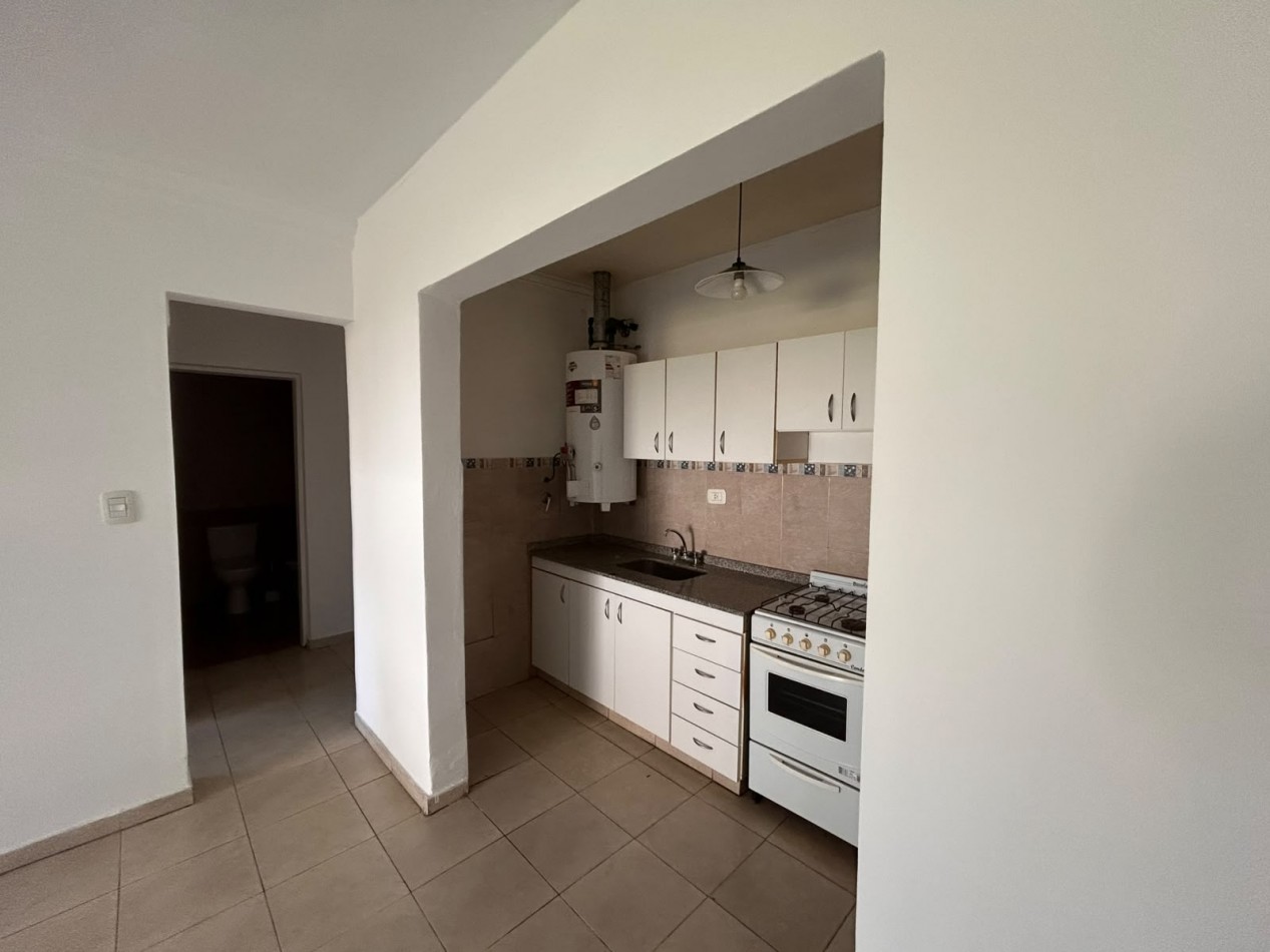 Departamento 2 ambientes con cochera en alquiler - Florencio Varela
