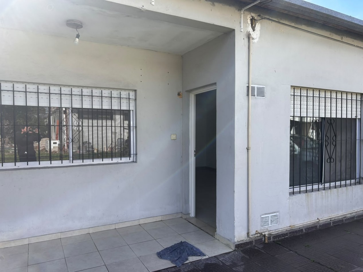 Departamento 2 ambientes con cochera en alquiler - Florencio Varela