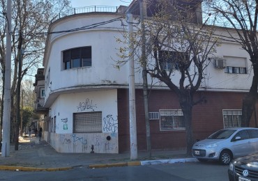 Venta de Departamento 6 Amb. en 1° Piso. Avda Vte Lopez 1086