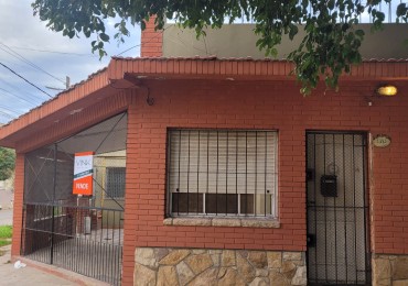 Casa de 3 ambientes + Depto en venta - Ezpeleta 