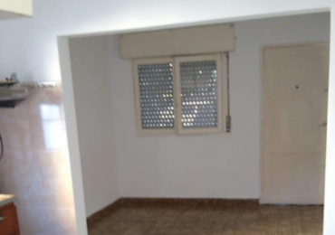Casa en venta con departamento al fondo en florencio varela